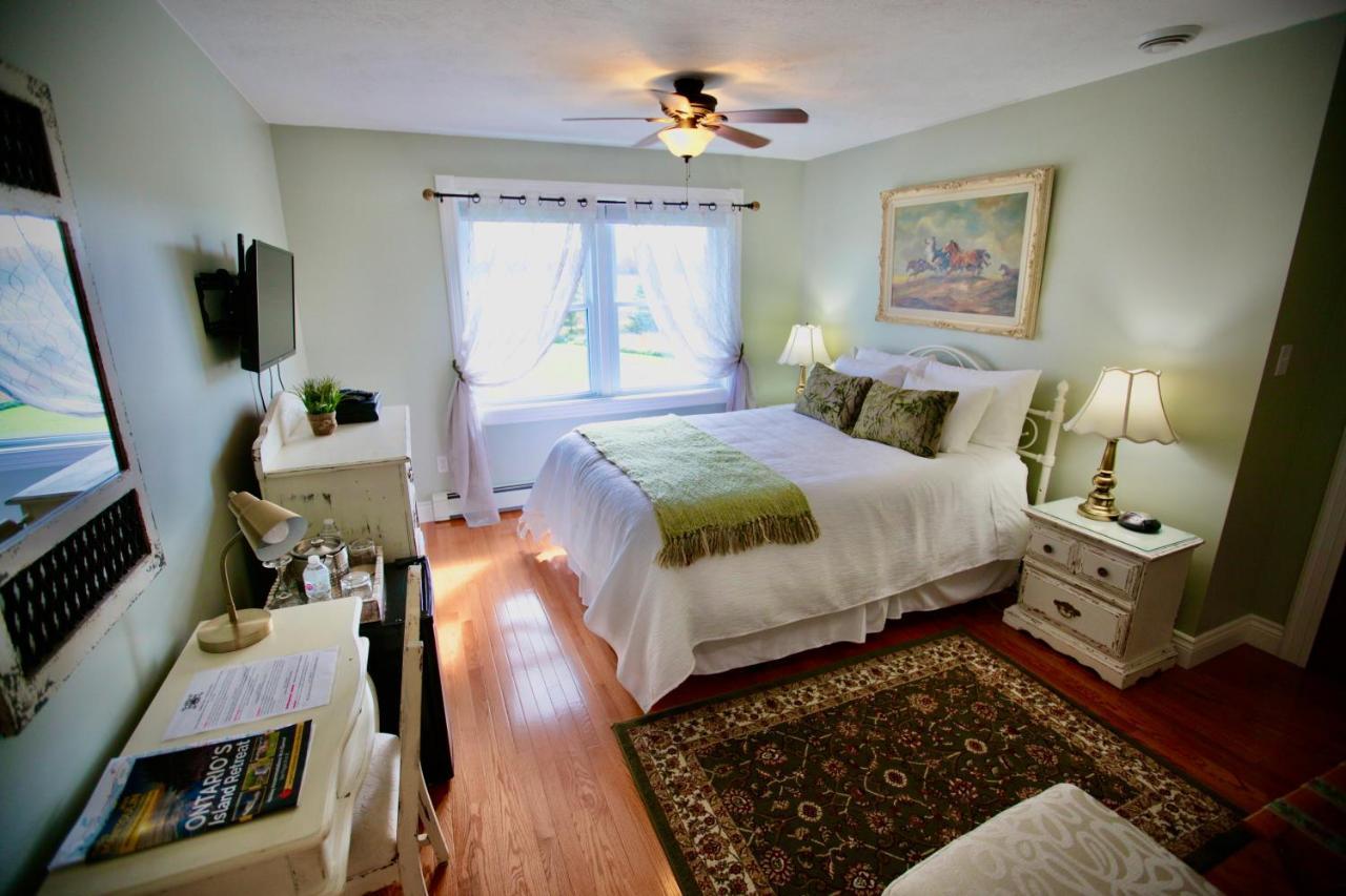Twin Peaks B&B Mindemoya Номер фото