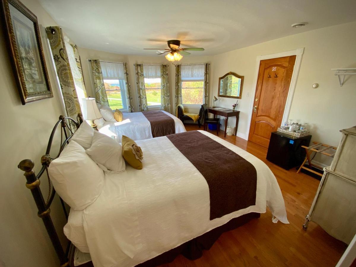 Twin Peaks B&B Mindemoya Номер фото